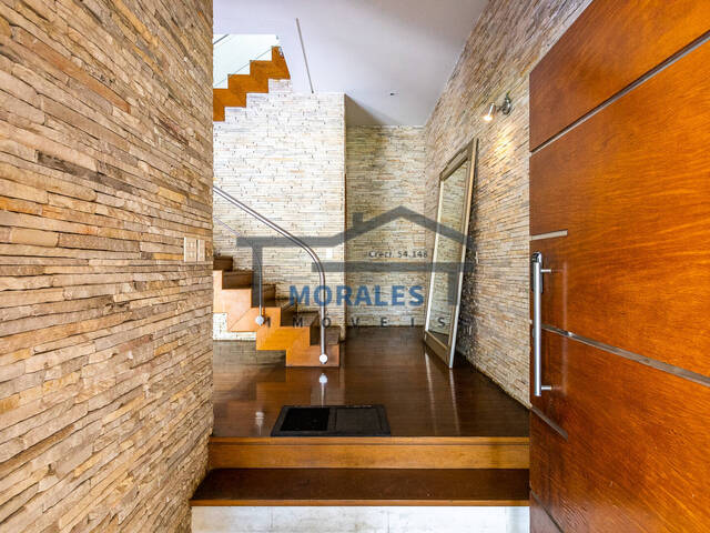 #659 - Casa para Venda em Santana de Parnaíba - SP