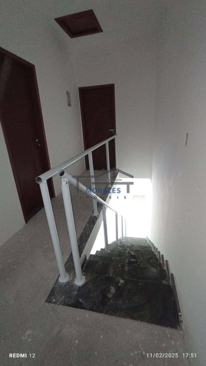 Casa à venda com 3 quartos, 180m² - Foto 18