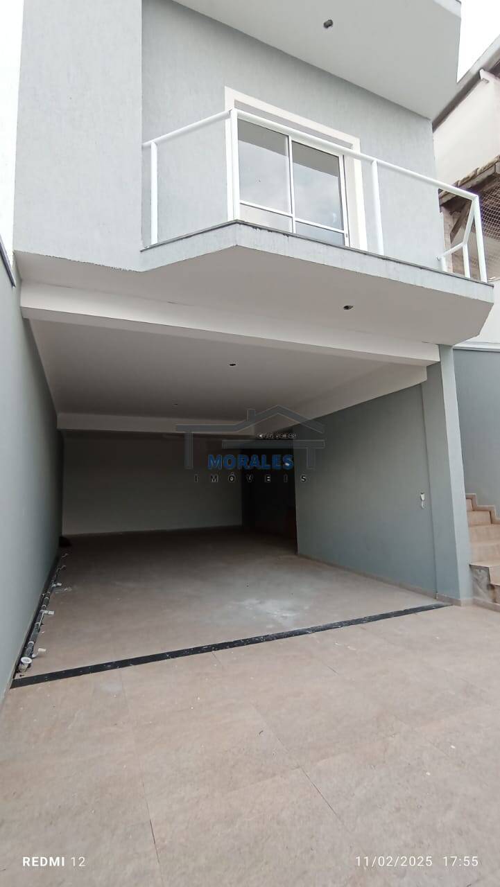 Casa à venda com 3 quartos, 180m² - Foto 4